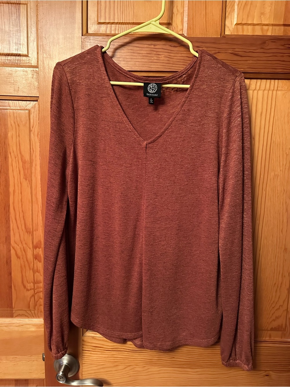 bobeau Rust Long-Sleeve V-Neck Knit Top